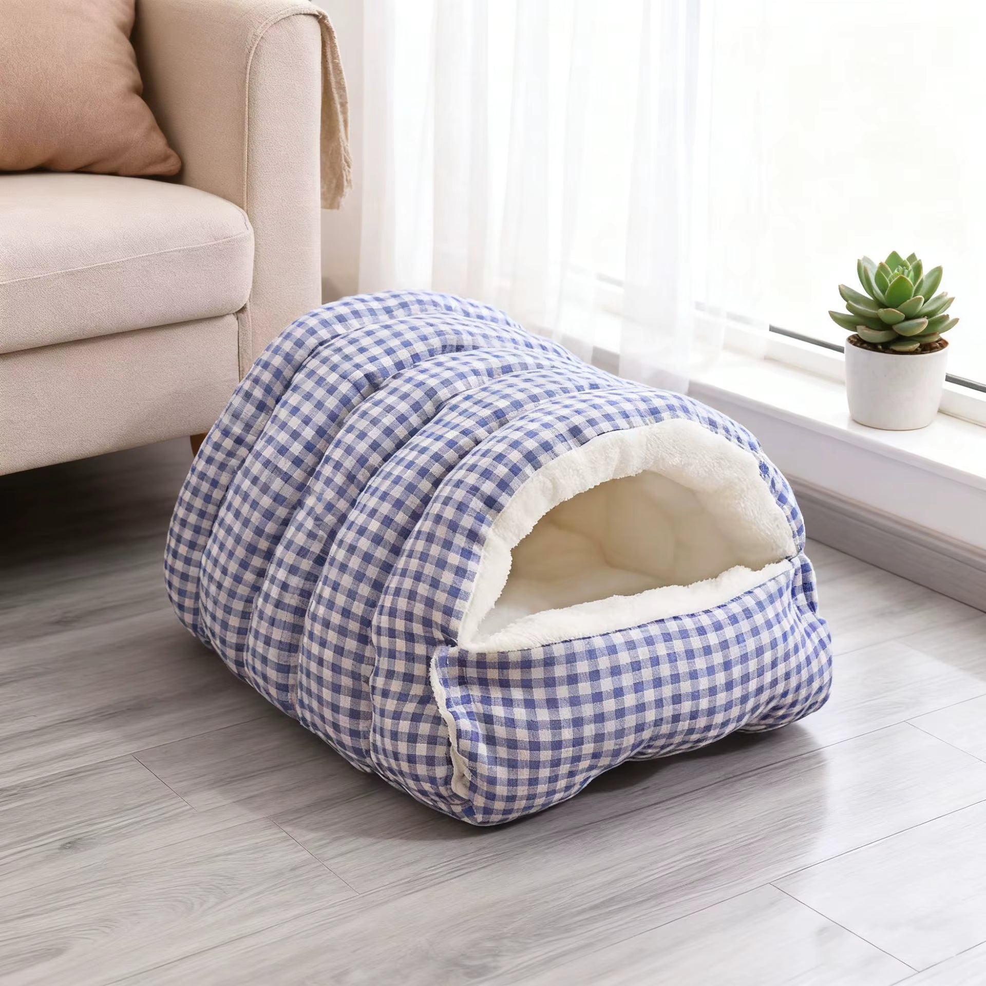 Maison d’hiver semi-fermée et chaude pour chiens et chats